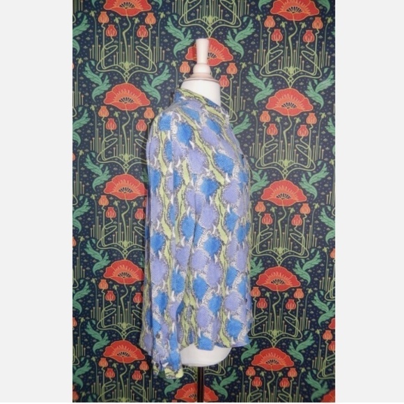 Equipment Femme Blue Green Python Snakeskin Print Silk Button Down Top Shirt - Picture 3 of 4